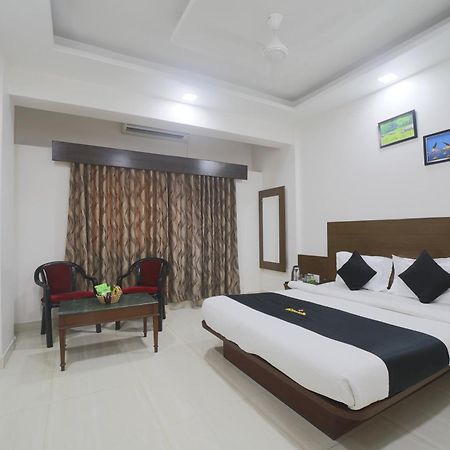 Saish Hotel Shirdi Dış mekan fotoğraf