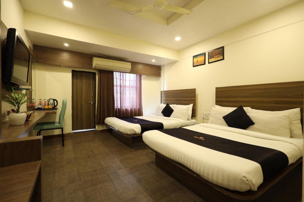 Saish Hotel Shirdi Dış mekan fotoğraf