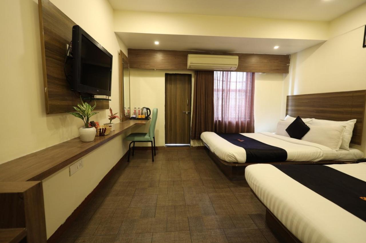 Saish Hotel Shirdi Dış mekan fotoğraf