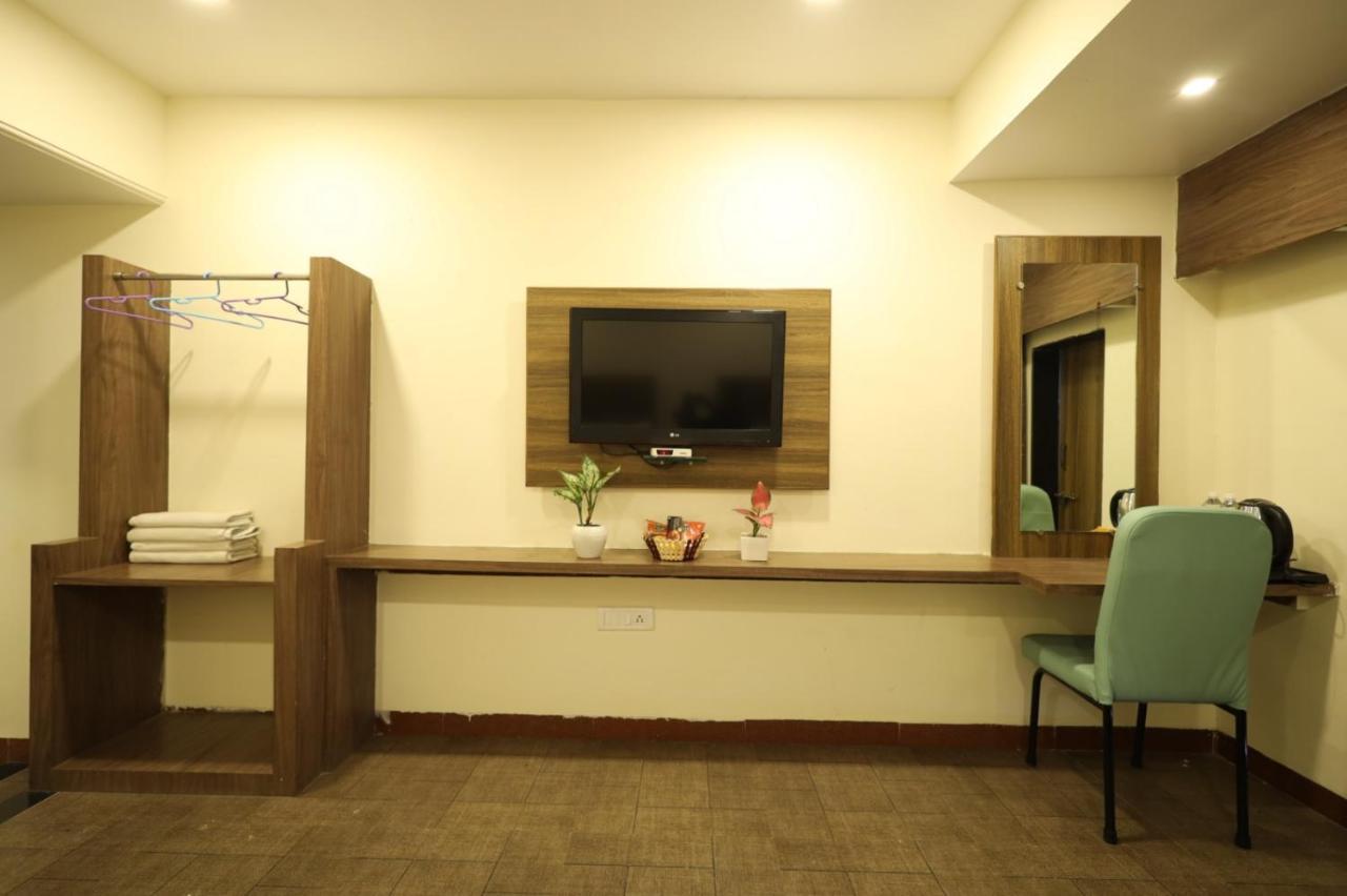 Saish Hotel Shirdi Dış mekan fotoğraf