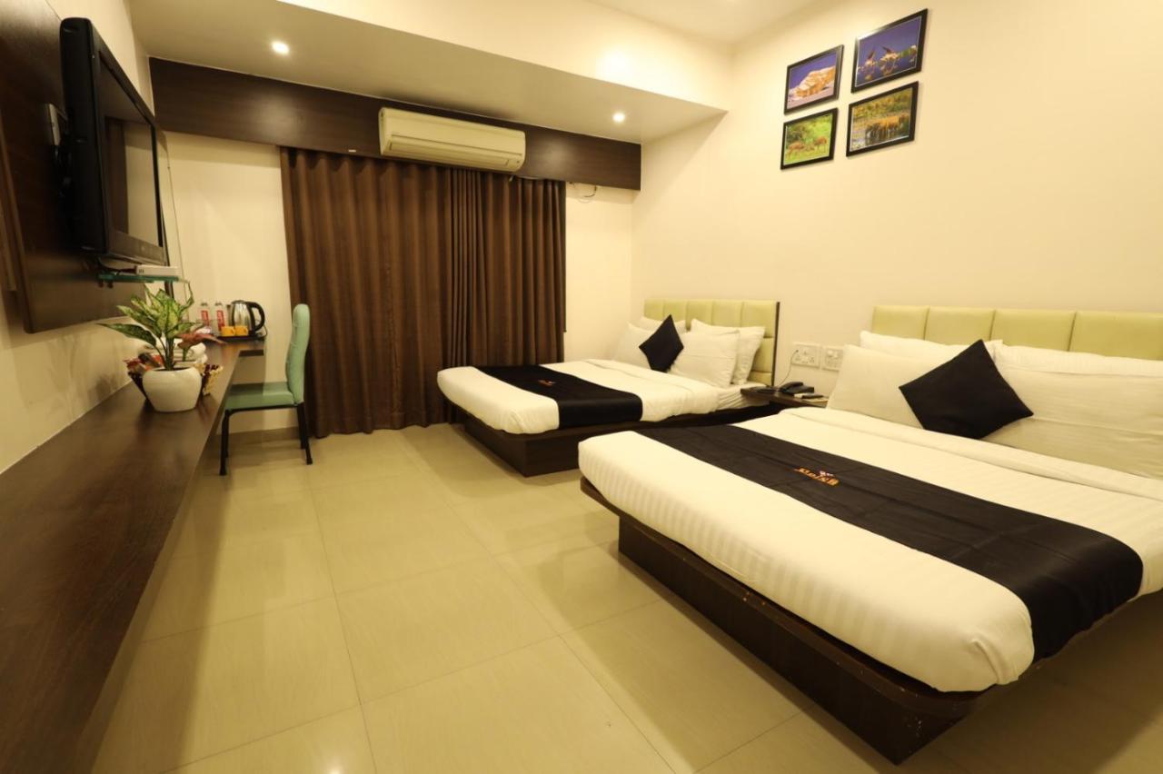 Saish Hotel Shirdi Dış mekan fotoğraf