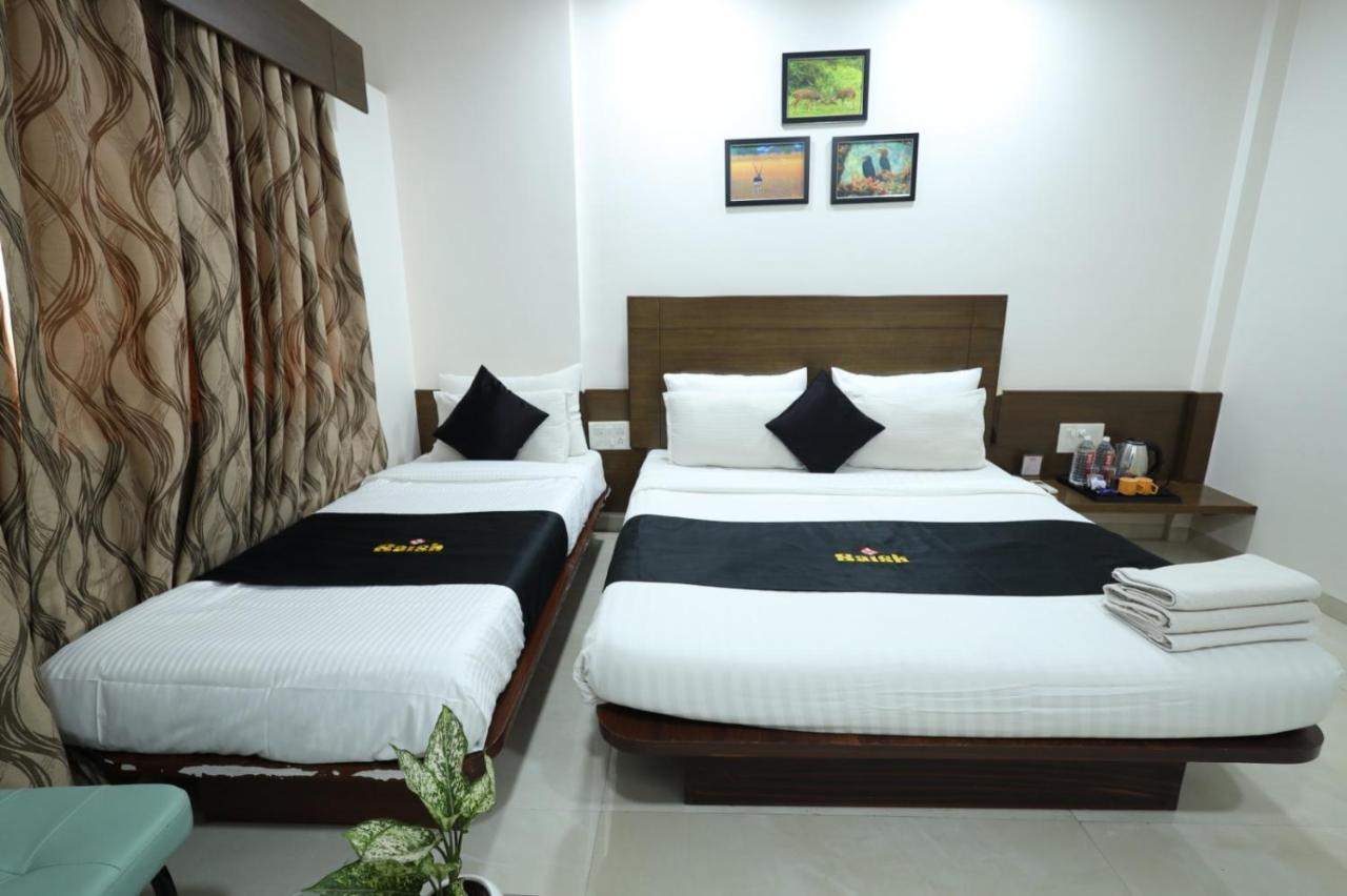 Saish Hotel Shirdi Dış mekan fotoğraf