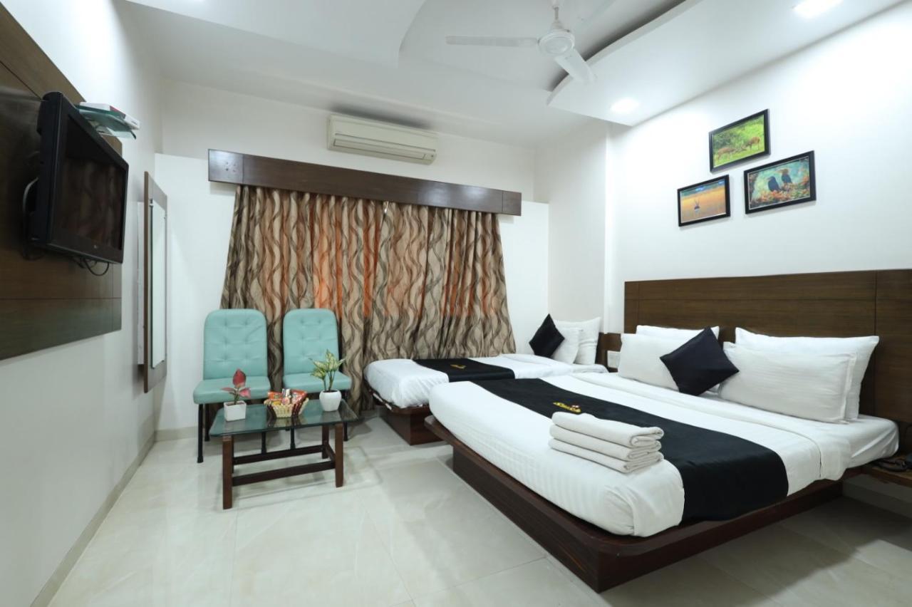 Saish Hotel Shirdi Dış mekan fotoğraf