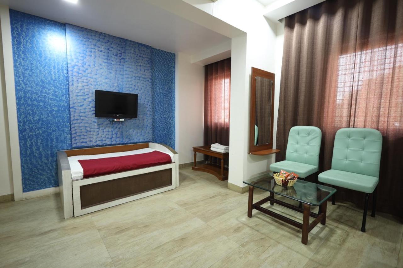 Saish Hotel Shirdi Dış mekan fotoğraf