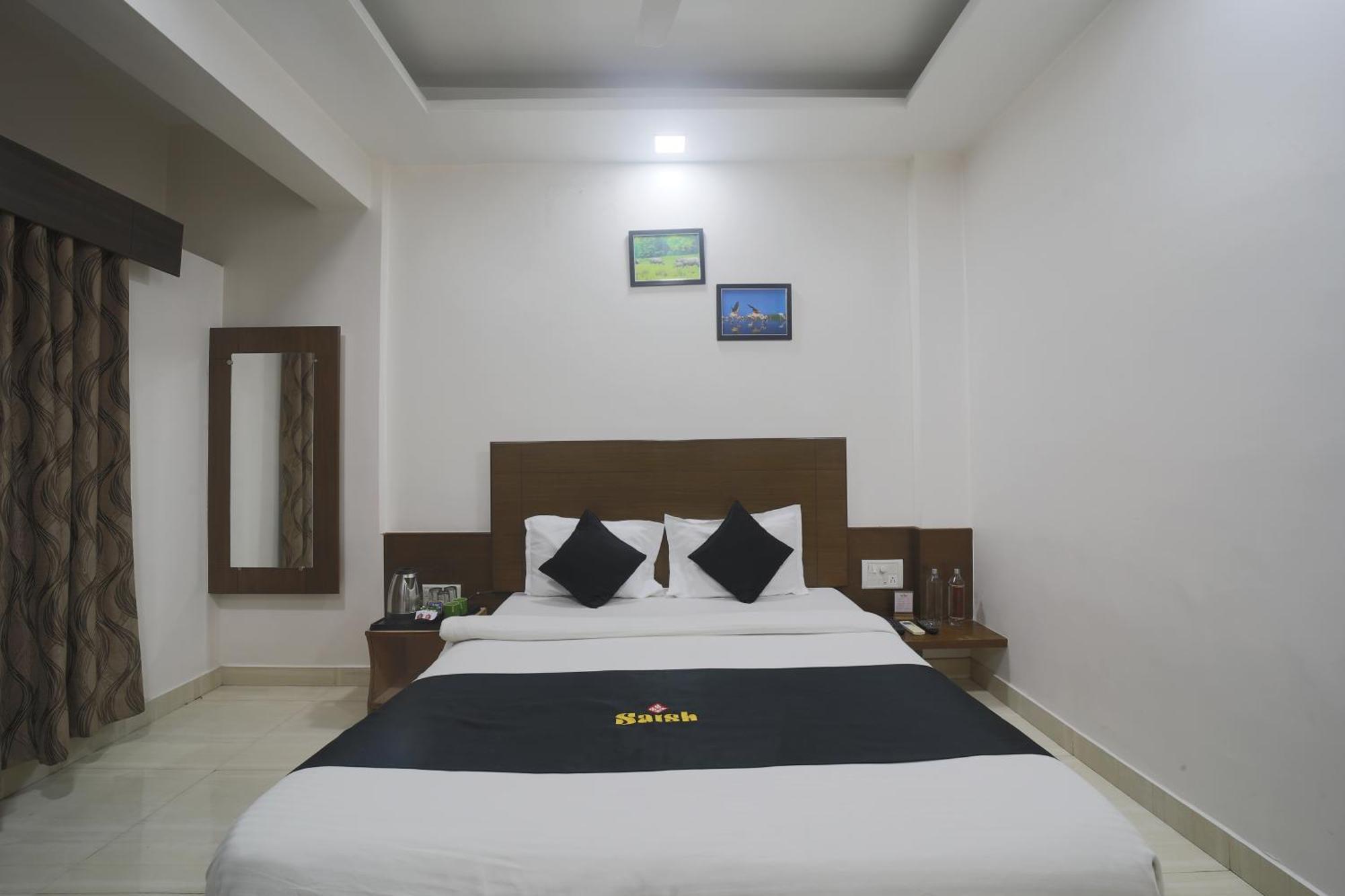 Saish Hotel Shirdi Dış mekan fotoğraf