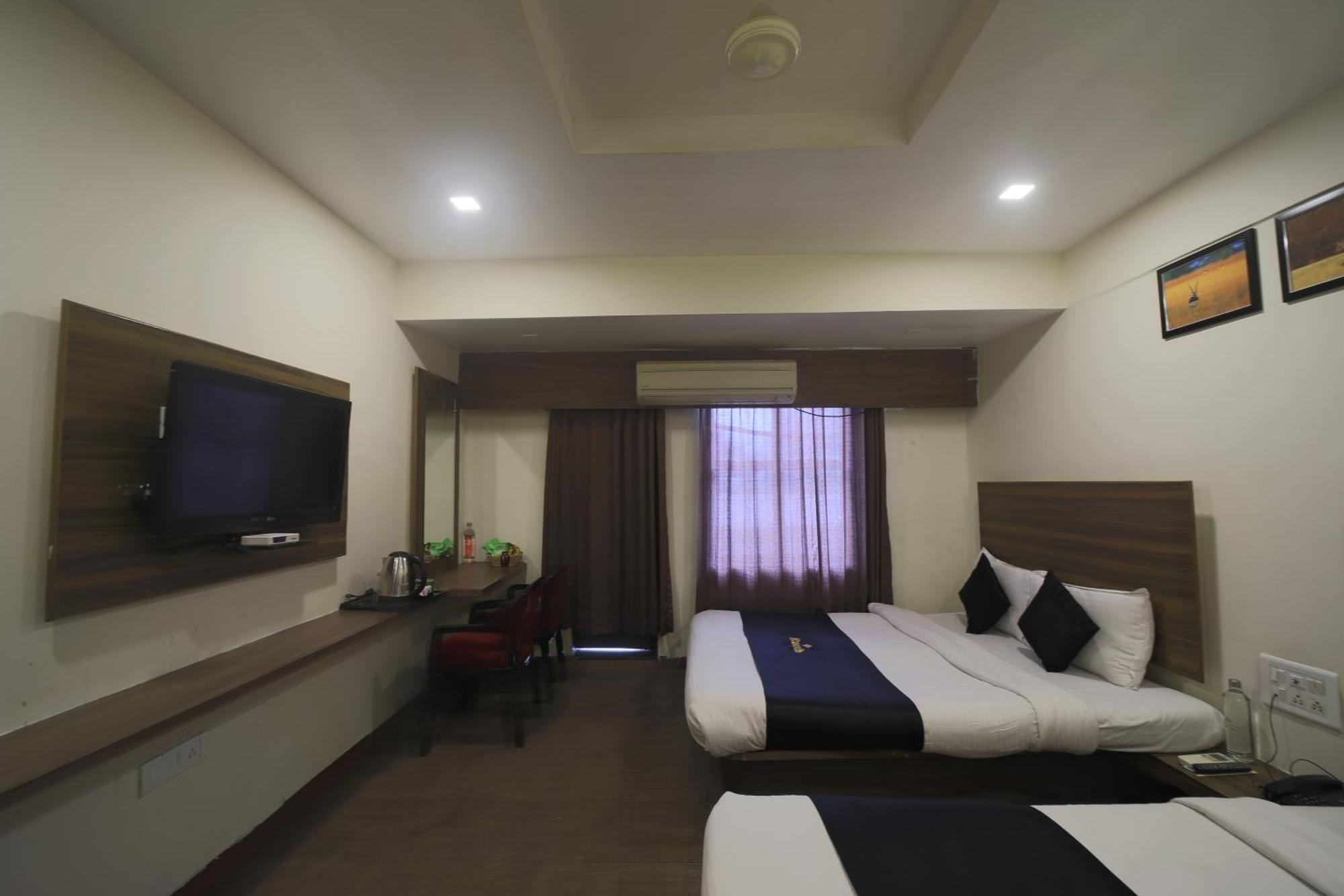 Saish Hotel Shirdi Dış mekan fotoğraf